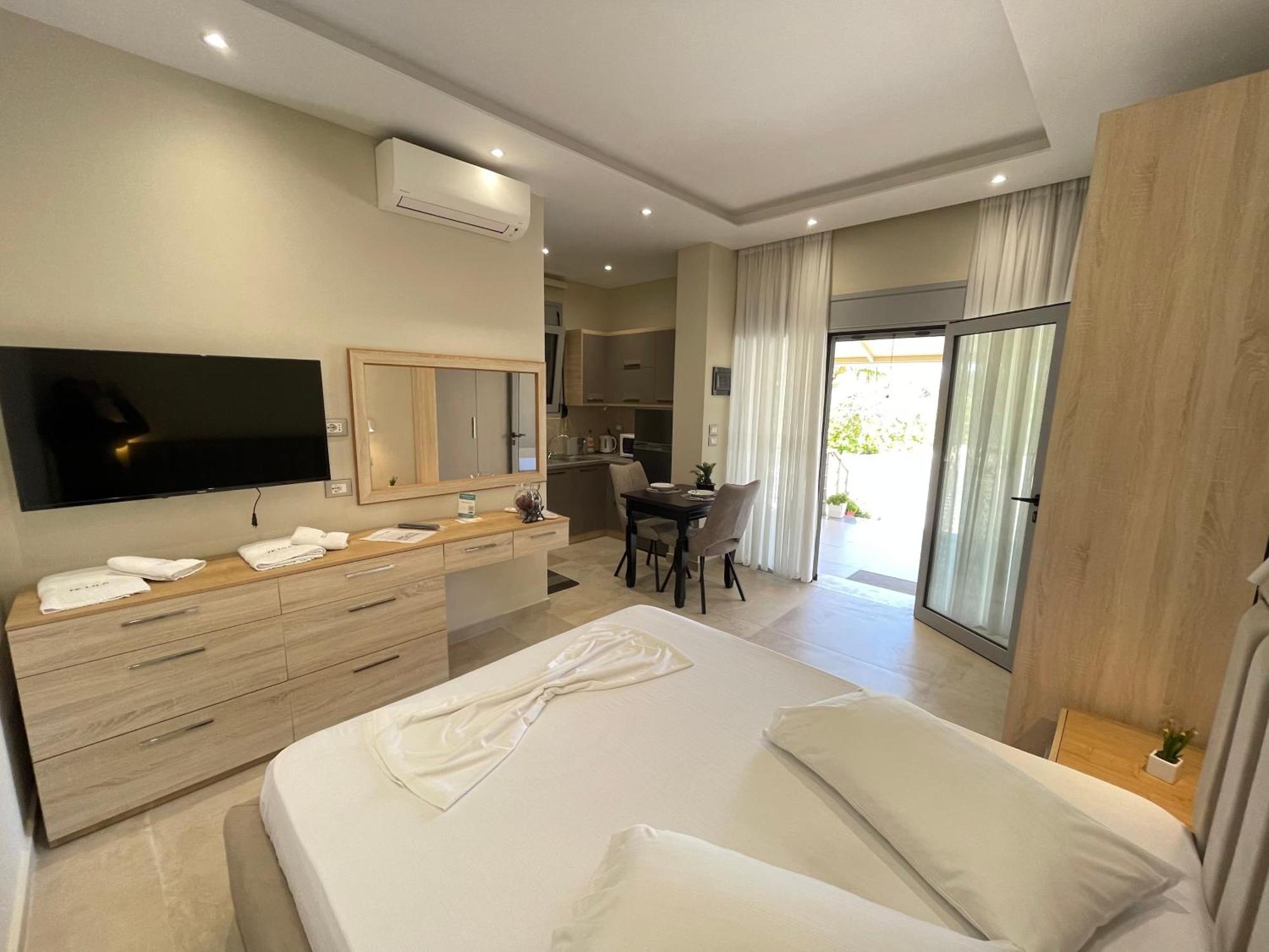 Arial Trinity Suites Vlore Exterior photo