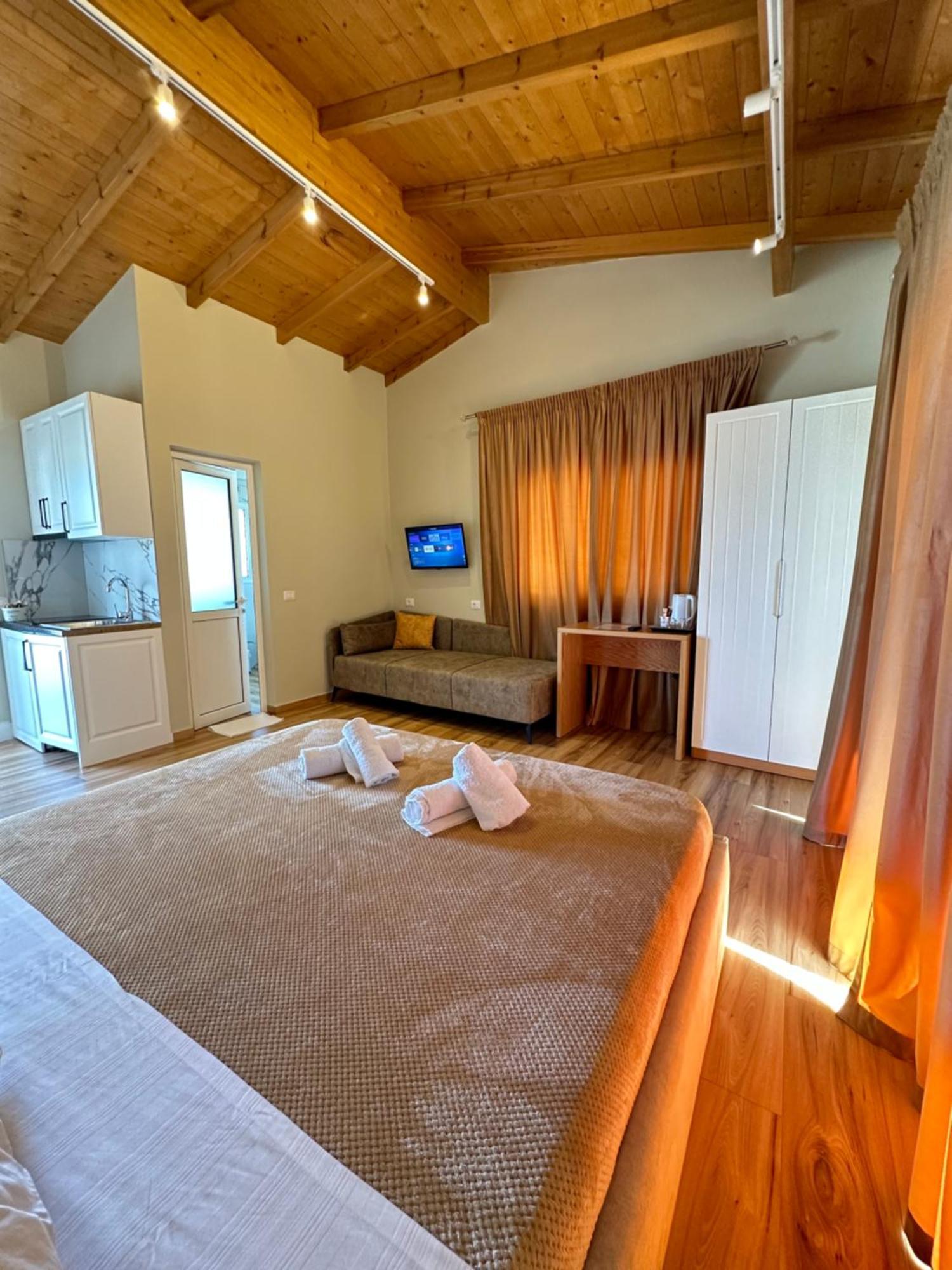 Arial Trinity Suites Vlore Room photo